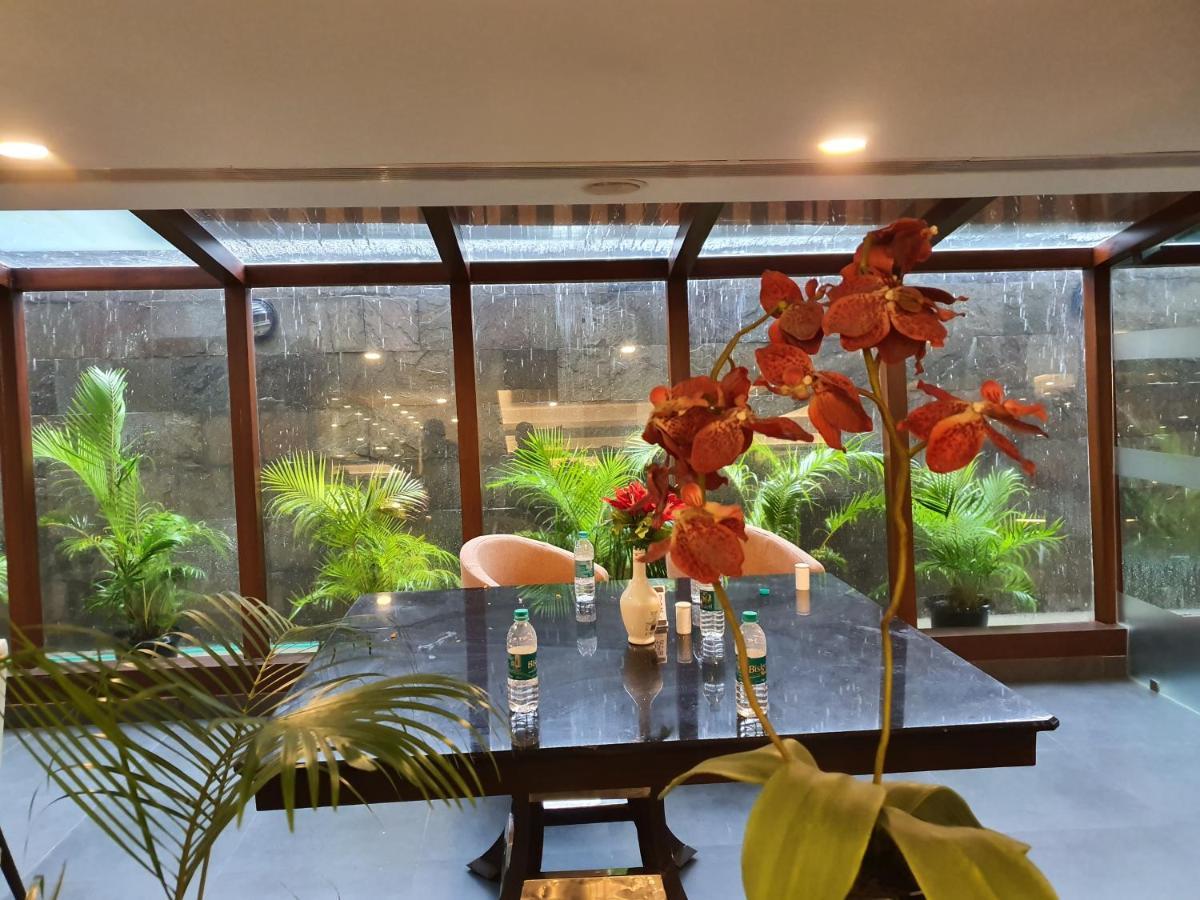 Shravanthi Sarovar Portico Bangalore Esterno foto